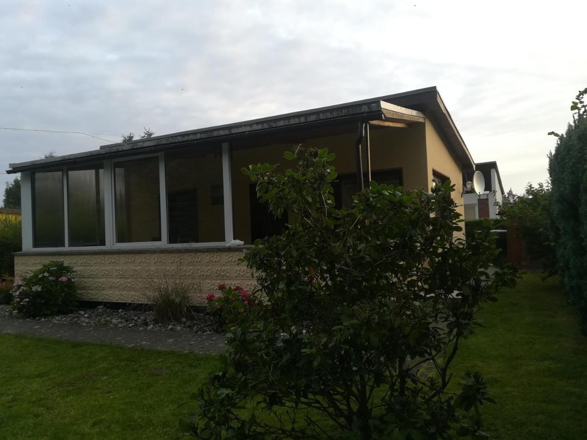 Ferienhaus Am Wald Loissin エクステリア 写真